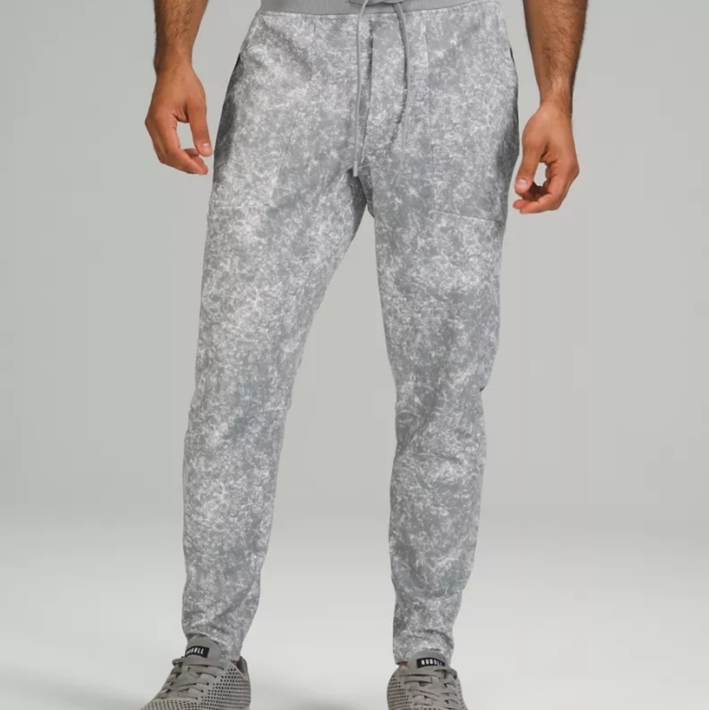 Lululemon Textured Tech Jogger Pants Slim Tapered 29" Mens Small